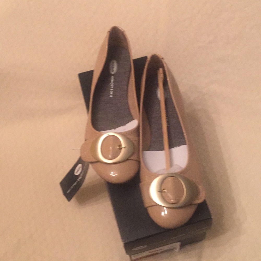 Glorious nude flats